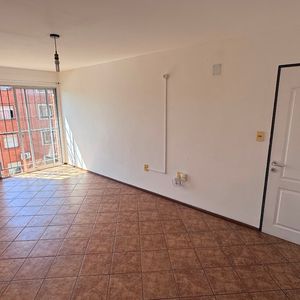 Venta Apartamento 3 Dormitorio + Cochera, Acepta Banco Prox Av Italia