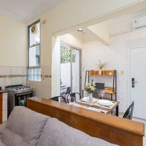 Venta Apartamento, Pocitos,1 Dormitorio, A Pasos Rivera Y Soca Restan Cuotas Bhu