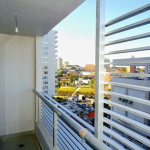 Alquiler Apartamento Amplio Malvin Sur Av Italia, 1 Dorm Garaje 60m2