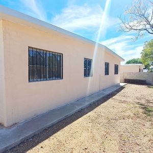 Alquiler-a Estrenar Casas En Complejo Cerrado-2 Dormitorios-cochera-patio-75 Mtr