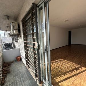 Venta Apartamento Pocitos 3 Dormitorios 2 Baños Balcón Cochera