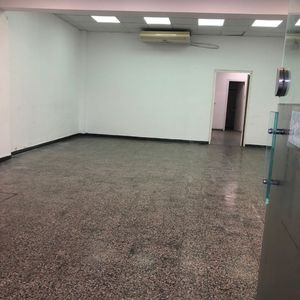 Venta Local Comercial 130 M2.2 Garajes. Brazo Oriental. Con Renta
