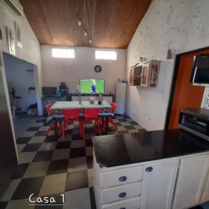 Venta 2 Casas, Padrón único A Pasos De Propios Y Gral. Flores. Bro.simón Bolívar