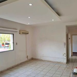 Apartamento De 4 Dormitorios. Sobre 8 De Octubre. Curva De Maroñas