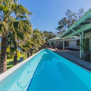 Casa En Venta C/ Cochera En Solis