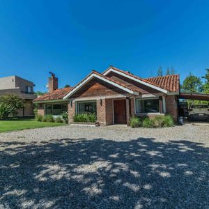 Casa En Venta C/ Cochera En Lomas De La Tahona