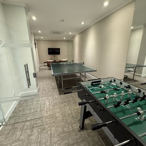 Apartamento Venta 2 Dormitorios, 2 Baños, Edificio Cruceros 3, Punta Del Este.