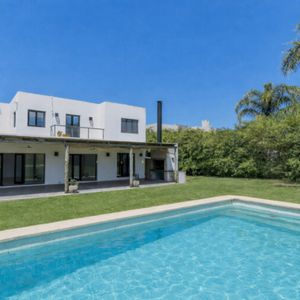Casa En Venta C/ Cochera En La Tahona