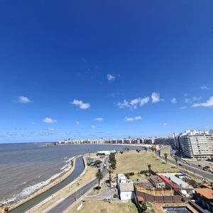 Venta De Apartamento De 3 Dormitorio 3 Baños Y Garage Puerto De Buceo