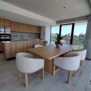 Apartamento De 1 Dormitorio + Den, Próximo Desembocadura De La Barra