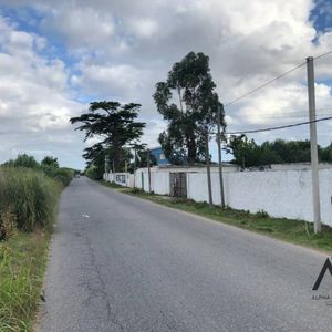 Venta De Amplio Terreno Industrial En Peñarol Cerca De Avenidas 1500m²