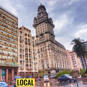 Venta De Local Comercial En Plaza Independencia Con Renta