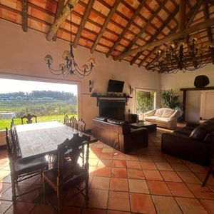 Casa En Venta De 4 Dormitorios En Jardines Córdoba