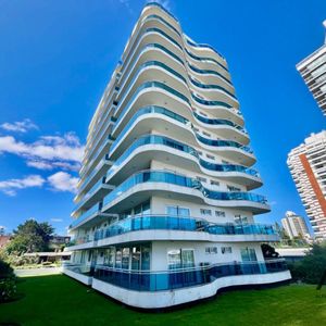 Apartamento En Venta De 1 Dormitorio C/ Cochera En Playa Mansa