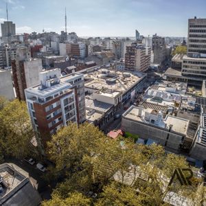 Apartamento En Venta De 3 Dormitorios C/ Cochera En Cordón