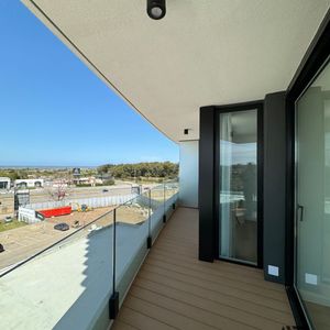 Apartamento En Alquiler De 2 Dormitorios C/ Cochera En Parque Miramar