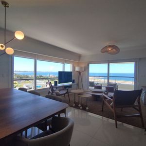 Apartamento En Venta De 3 Dormitorios C/ Cochera En P. Ballena