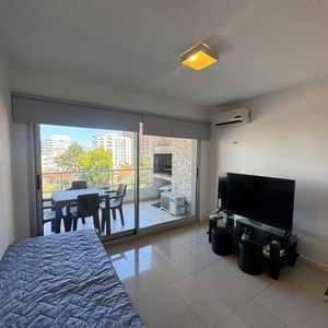 Apartamento En Venta De 2 Dormitorios C/ Cochera En Aidy Grill