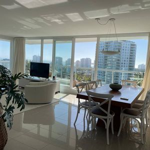 Venta Apartamento De 4 Dormitorios C/ Cochera En Playa Brava