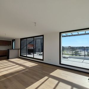 Apartamento De 3 Dormitorios, Con Amplia Terraza En Barra De Carrasco
