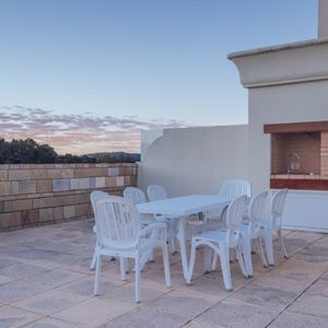 Apartamento En Venta De 3 Dormitorios C/ Cochera En Playa Mansa