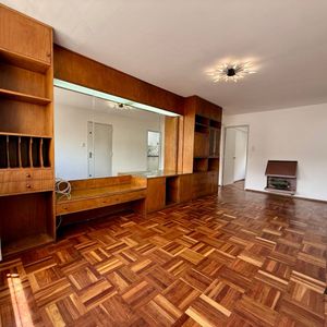 Apartamento En Venta De 3 Dormitorios C/ Cochera En Parque Rodó