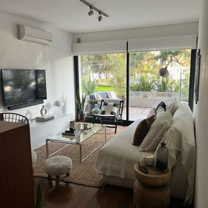 Apartamento En Venta De 1 Dormitorio C/ Cochera En Barra De Carrasco