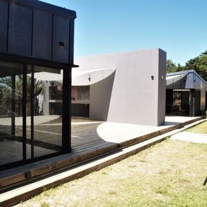 Casa En Venta De 2 Dormitorios C/ Cochera En La Pedrera