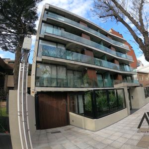 Venta Apartamento De 2 Dormitorios Con Renta Y Con Cochera En Pocitos Nuevo