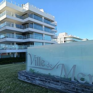 Apartamento En Venta C/ Cochera En Playa Mansa