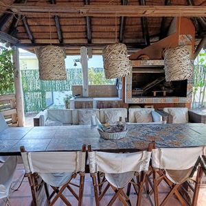Casa En Venta 4 Dormitorios, 2 Baños En Pinares