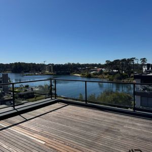 Apartamento En Venta C/ Cochera En Parque Miramar
