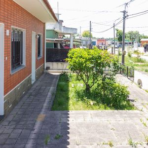 Venta Casa 3 Dormitorios Y Escritorio, Barbacoa, Zona Cerrito