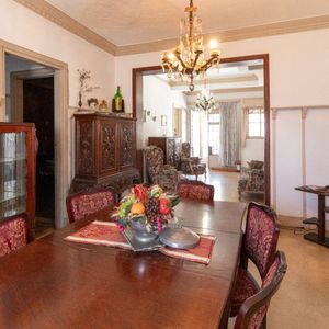 Casa En Venta De 5 Dormitorios C/ Cochera En Tres Cruces