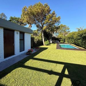 Casa En Venta C/ Cochera En Pinares