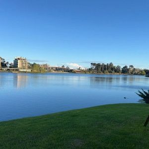 Apartamento En Alquiler C/ Cochera En Parque Miramar
