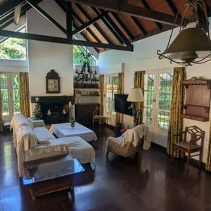 Casa En Venta De 4 Dormitorios En Suite Con Piscina En Cantegril