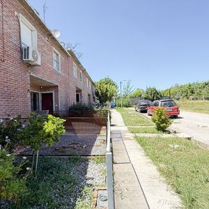Venta Apartamento Dúplex Cooperativa Dos Dormitorios Jardin Fondo Punta Rieles