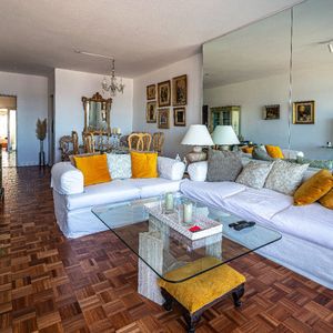 Venta Apartamento 3 Dormitorios 3 Baños C/cochera Y Servicio Rambla