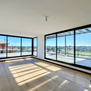 Apartamento De 3 Dormitorios, Con Amplia Terraza En Barra De Carrasco