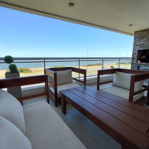 Apartamento En Venta C/ Cochera En Playa Mansa