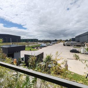 Alquiler De Depósito De 500 M2 En Polo Logístico De Ruta 101. Calidad Premium.