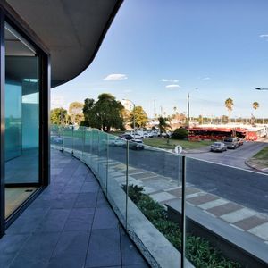 Apartamento En Alquiler C/ Cochera En Puerto Buceo