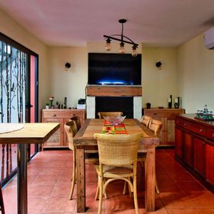 Casa En Venta C/ Cochera En Cordón