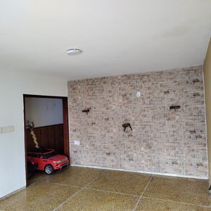 Casa En Venta Con Apartamento Y 4 Cocheras.barrio Pérez Castellanos
