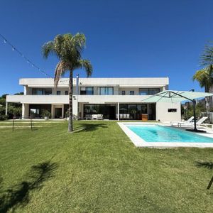 Casa En Venta C/ Cochera En VIñedos De La Tahona