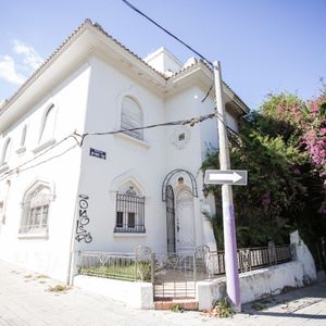 Casa En Venta C/ Cochera En Parque Rodó