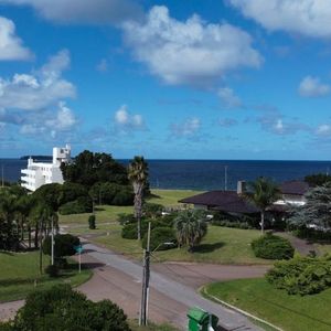 Casa En Venta C/ Cochera En Playa Mansa