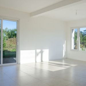Casa En Venta C/ Cochera En Punta Negra