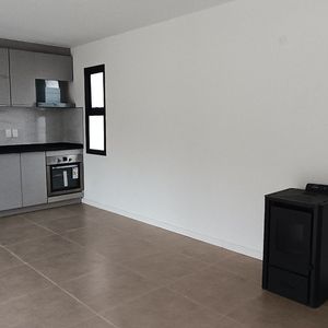 Casa En Venta C/ Cochera En Burnett